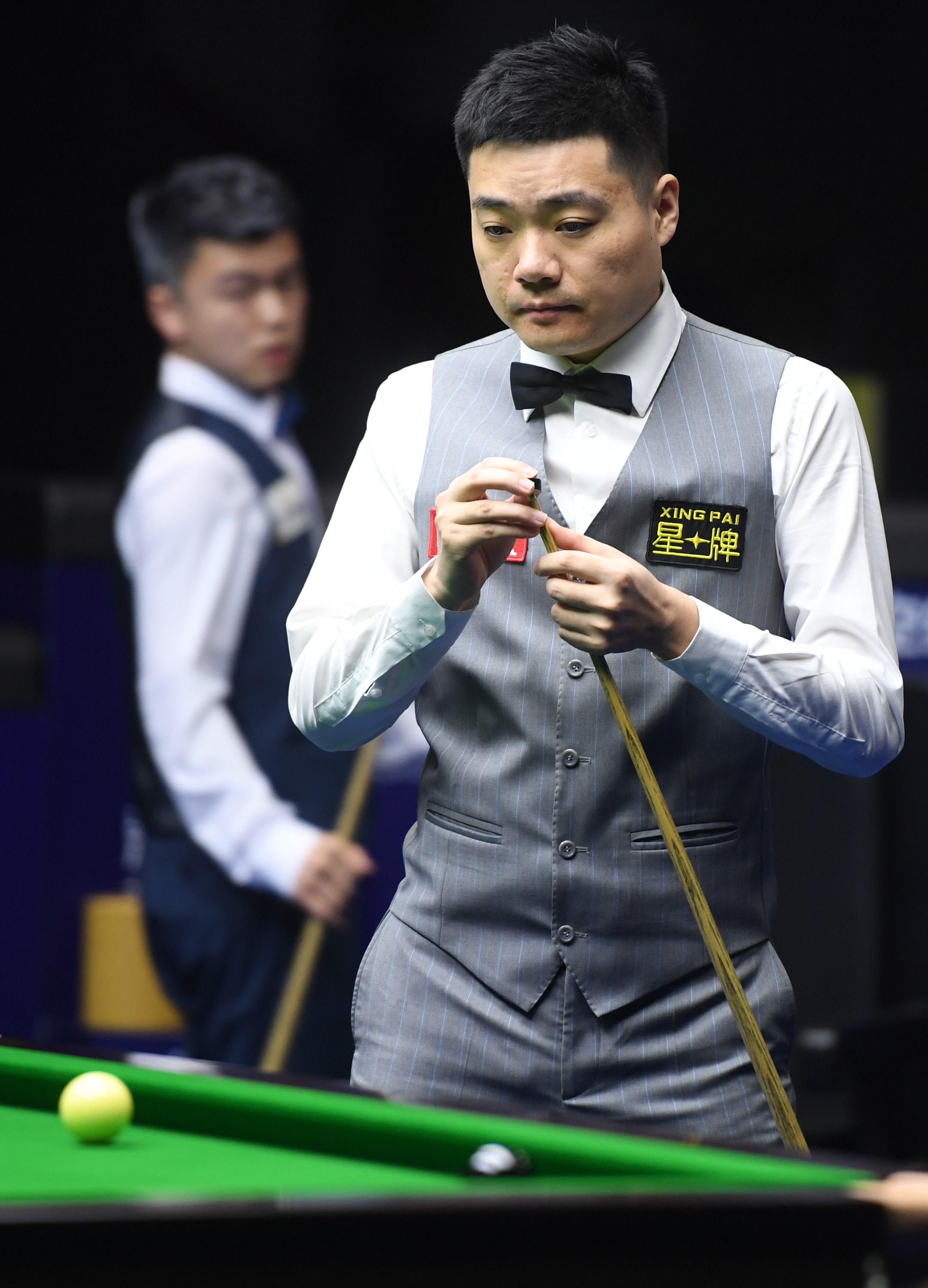 在他效力于 在他效力于